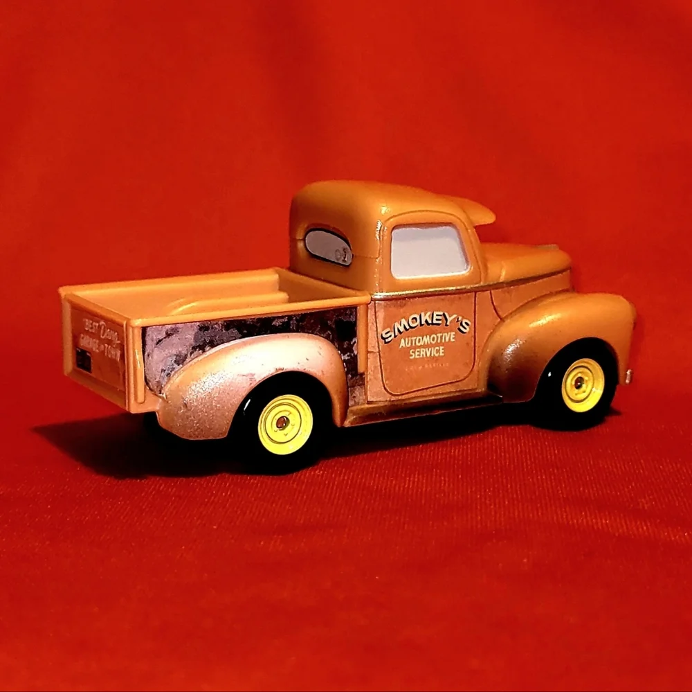 DISNEY PIXAR CARS Smokey's Service Truck PLASTIC